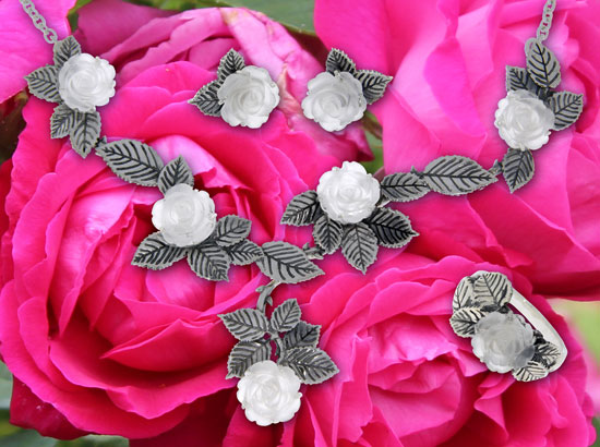 Rosencollier mit Bergkristall der Rosenk�nigin Kerstin Rosencollier mit Bergkristall der Rosenk�nigin Kerstin
