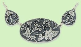 Als 3 teiliges Collier oval und Tropfen in Sterlingsilber Als 3 teiliges Collier oval und Tropfen in Sterlingsilber